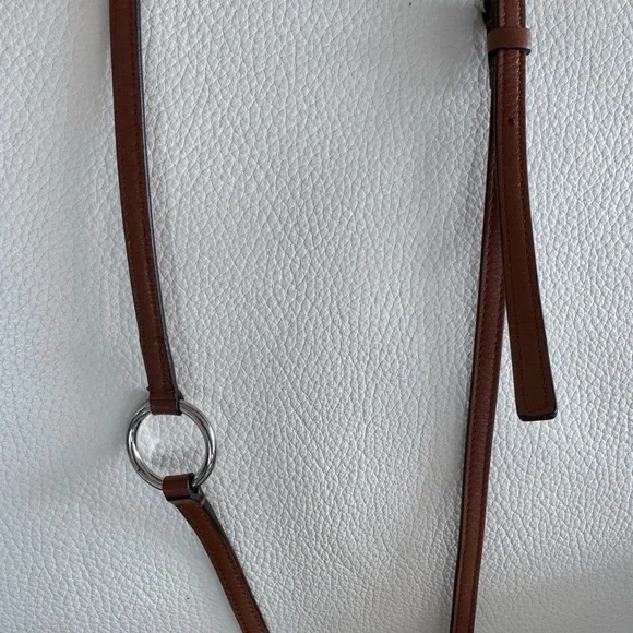 LOW START!! Valentino Garavani wallet V logo on zipper pull with removable strap - Picture 8 of 13